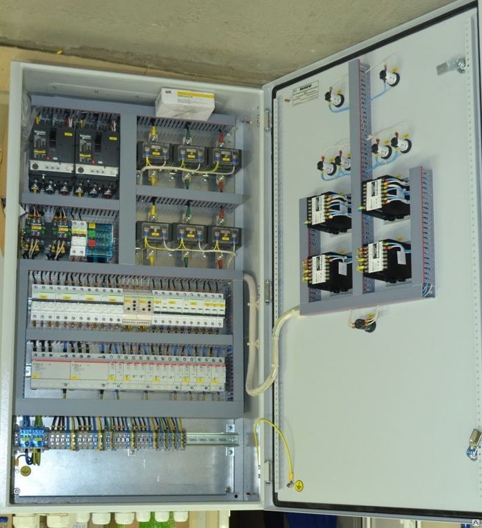 Шкаф автоматического ввода резерва ЩАВР, цена в Москве от компании ...