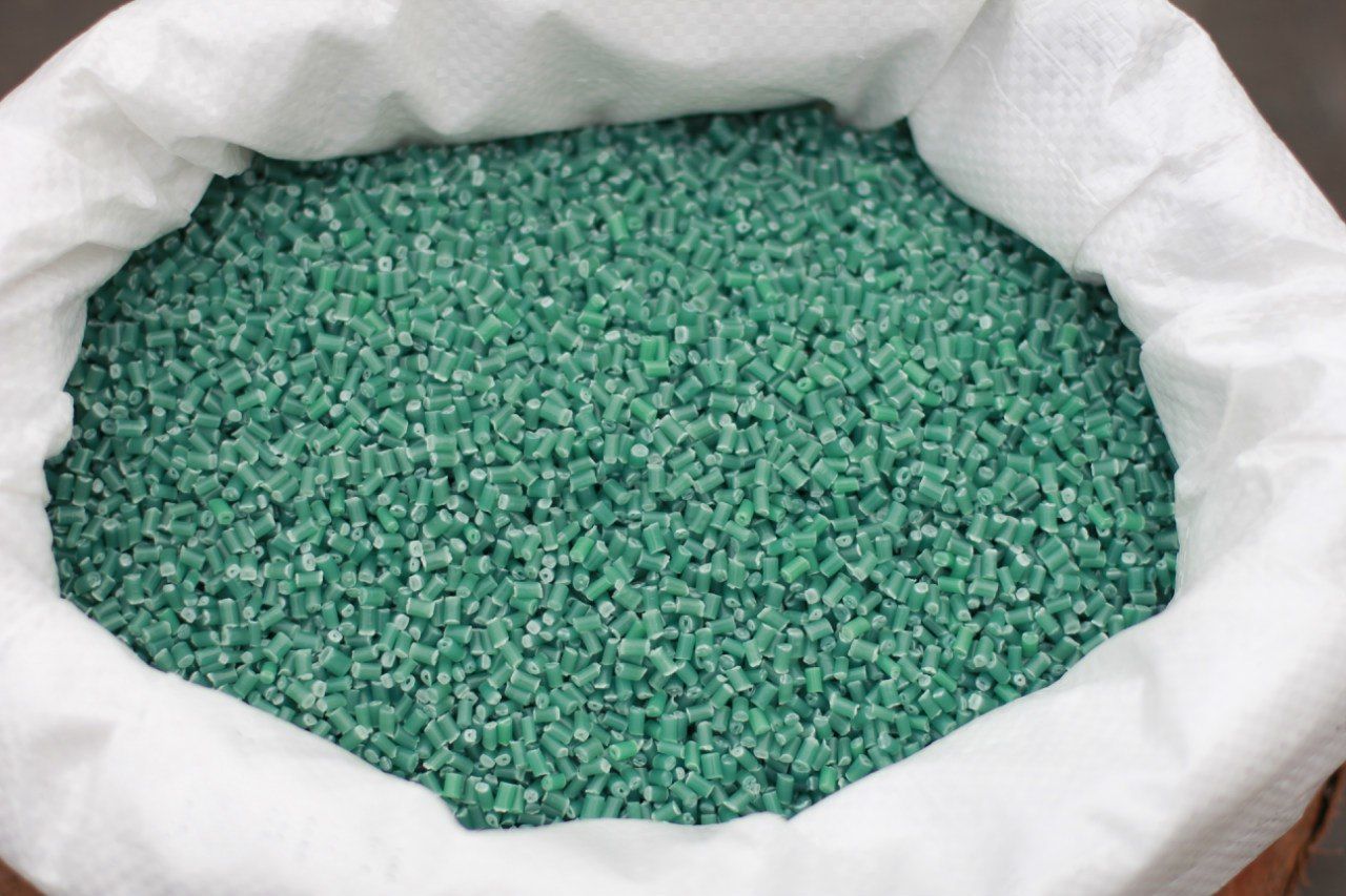 Полипропилен вторичный гранулированный (зеленый)