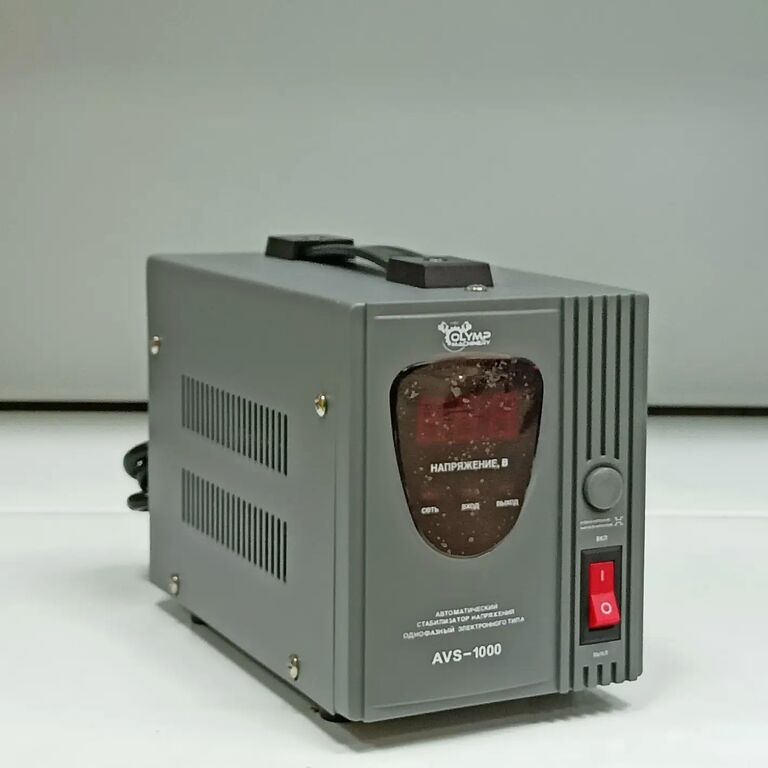 Стабилизатор напряжения OLYMP MACHINERY AVS-1 000, 140-260 В, 1 кВт